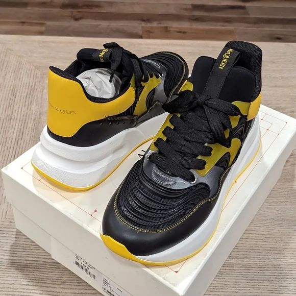 Mcqueen Oversized Men's Tonal Oversized Runner Sneakers